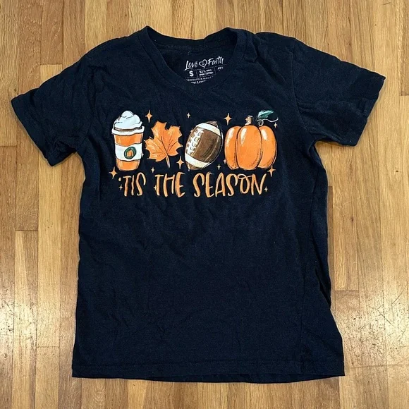 *last chance* Love in Faith | Women’s Black 'Tis the Season Graphic T-Shirt - Picture 1 of 11